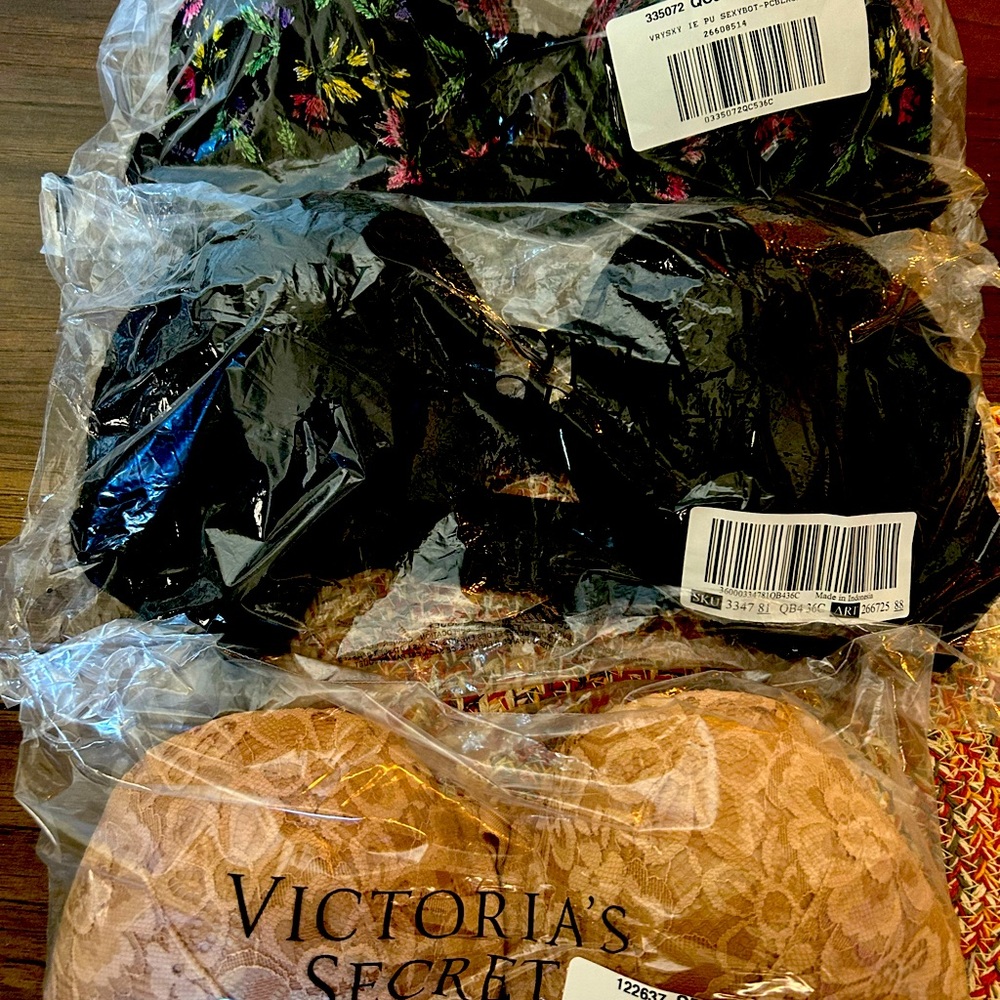 Victoria secret push-up bras size 36 C